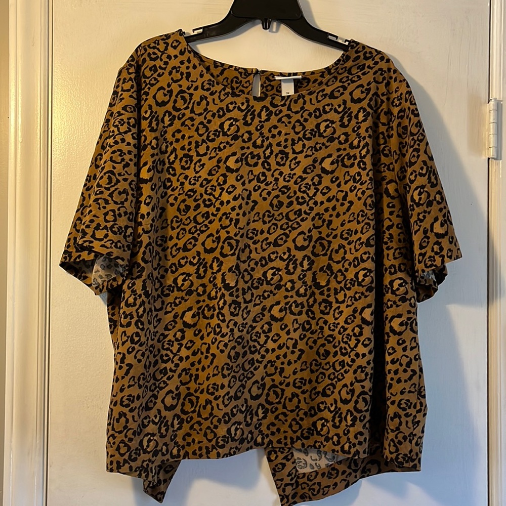 Ava & Viv Blouse, open back leopard print